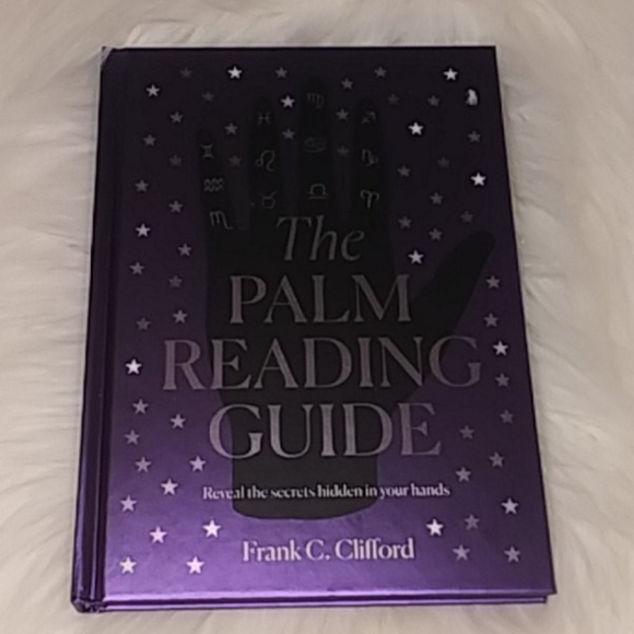The Palm Reading Guide - Picture 1 of 2